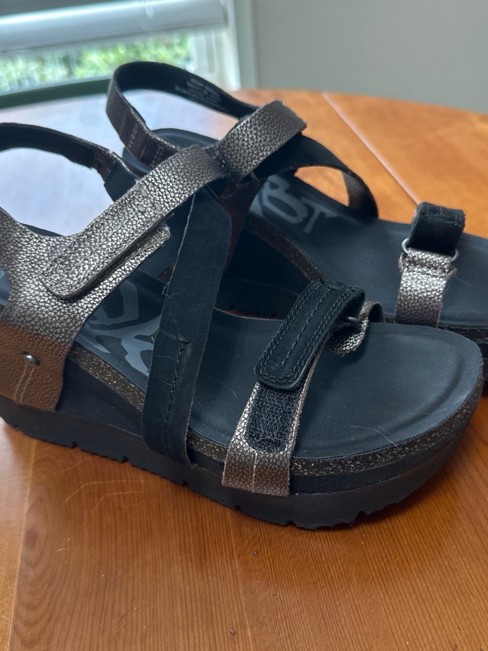 OTBT Metallic Bronze Strappy Women’s Wedge Sandals size 7.5